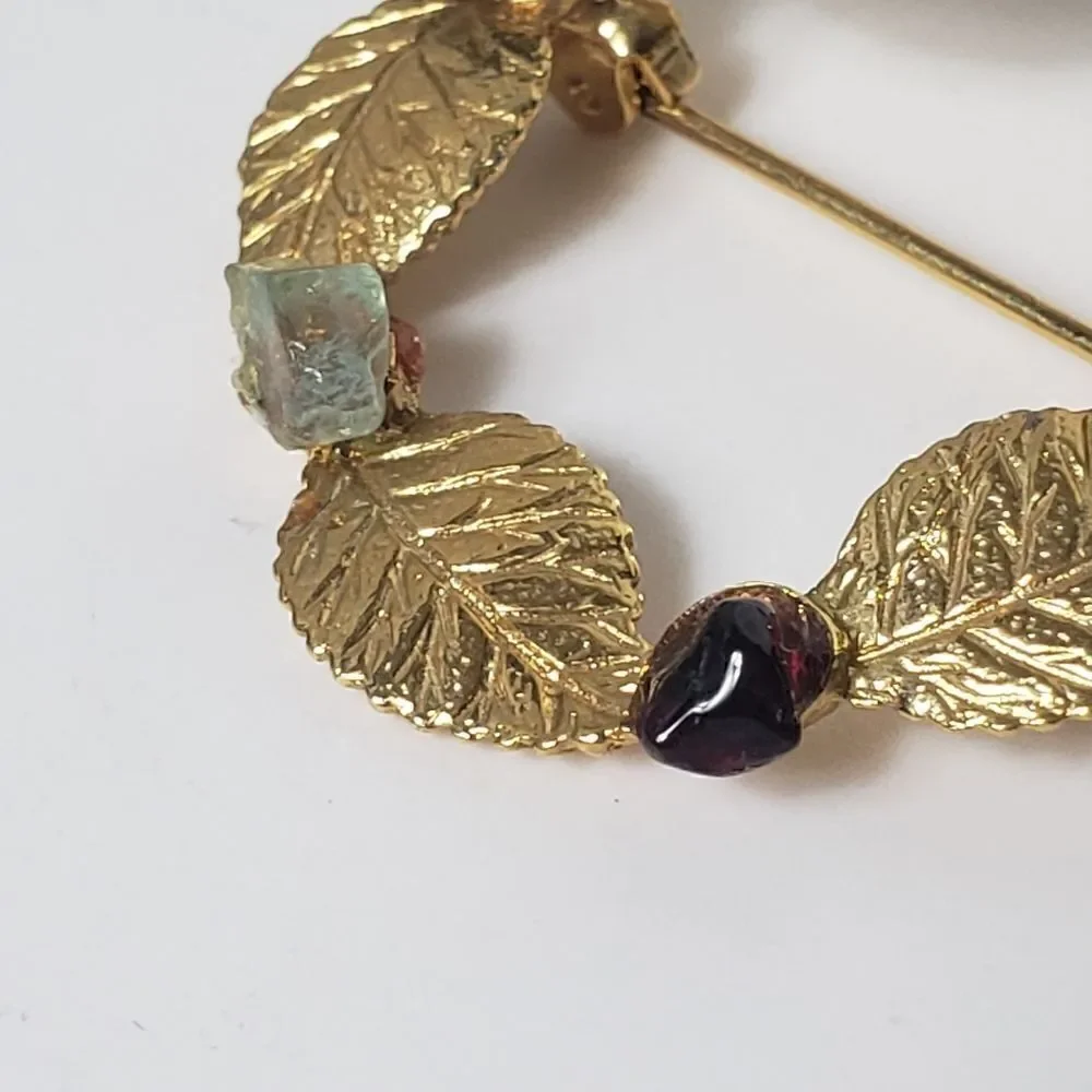 VINTAGE Goldtone Leaf Wreath Stone Embellished Brooch Pin